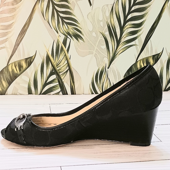 Coach Black Open Toe Wedge Shoes, Size 6 - Picture 4 of 10